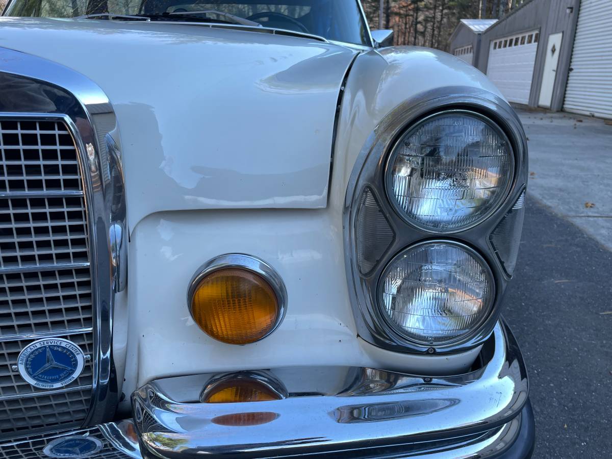 Mercedes-benz-280sel-4.5-1972-white-23