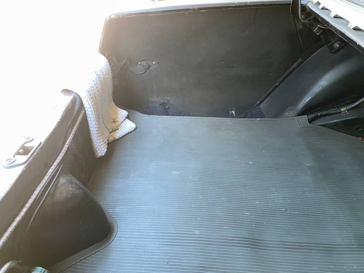 Mercedes-benz-280sel-4.5-1972-white-3