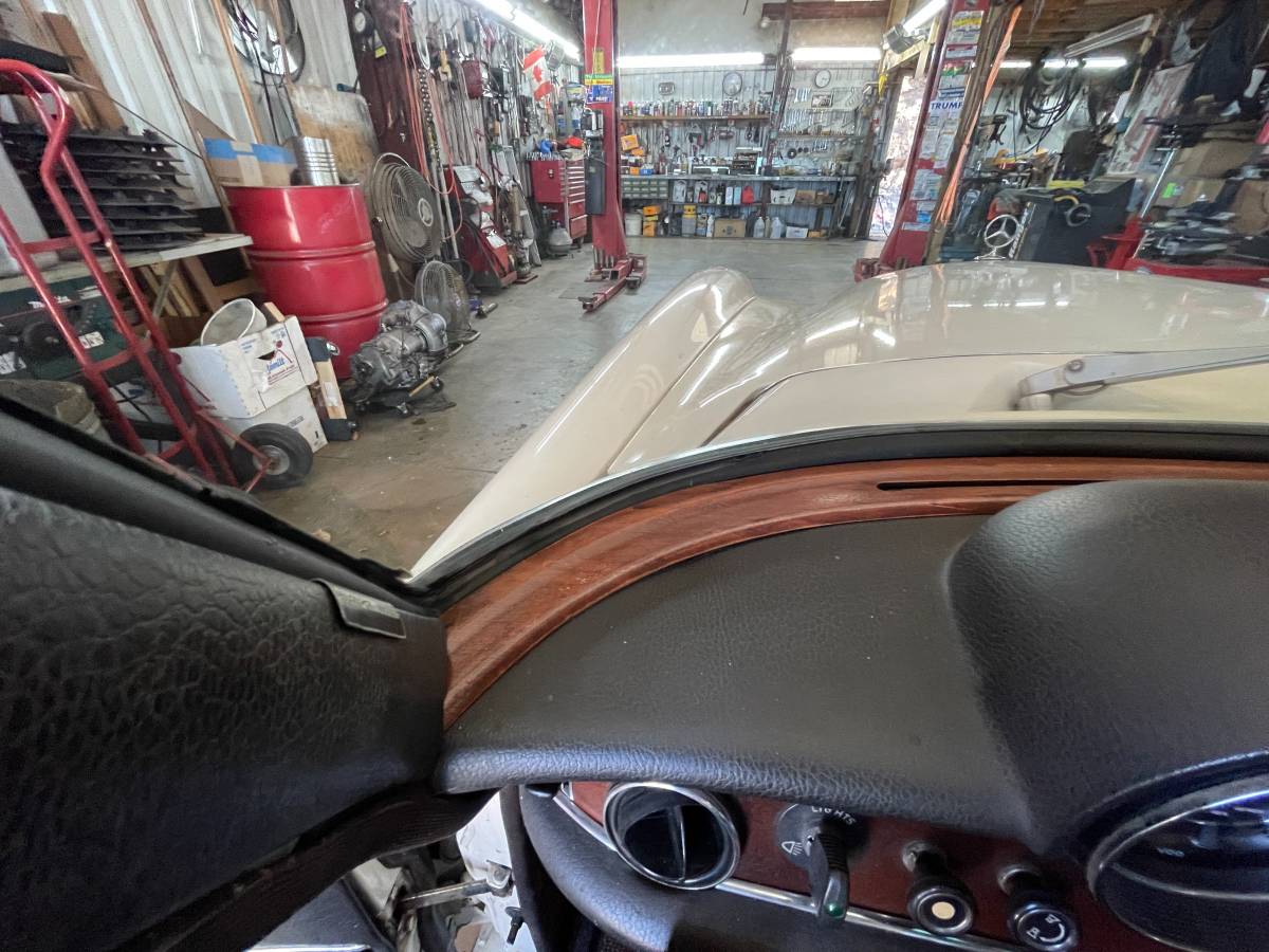 Mercedes-benz-280sel-4.5-1972-white-5