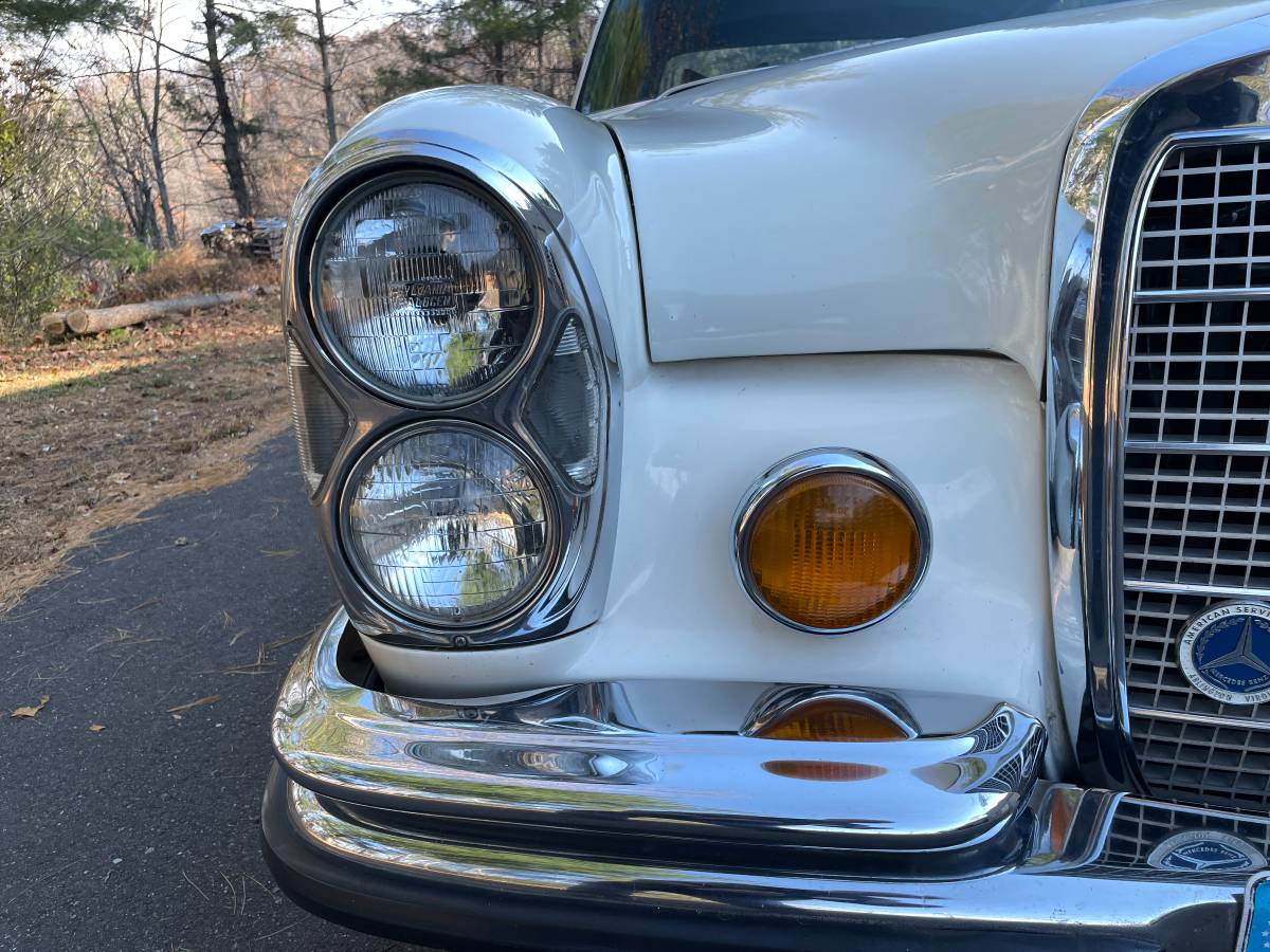 Mercedes-benz-280sel-4.5-1972-white-6