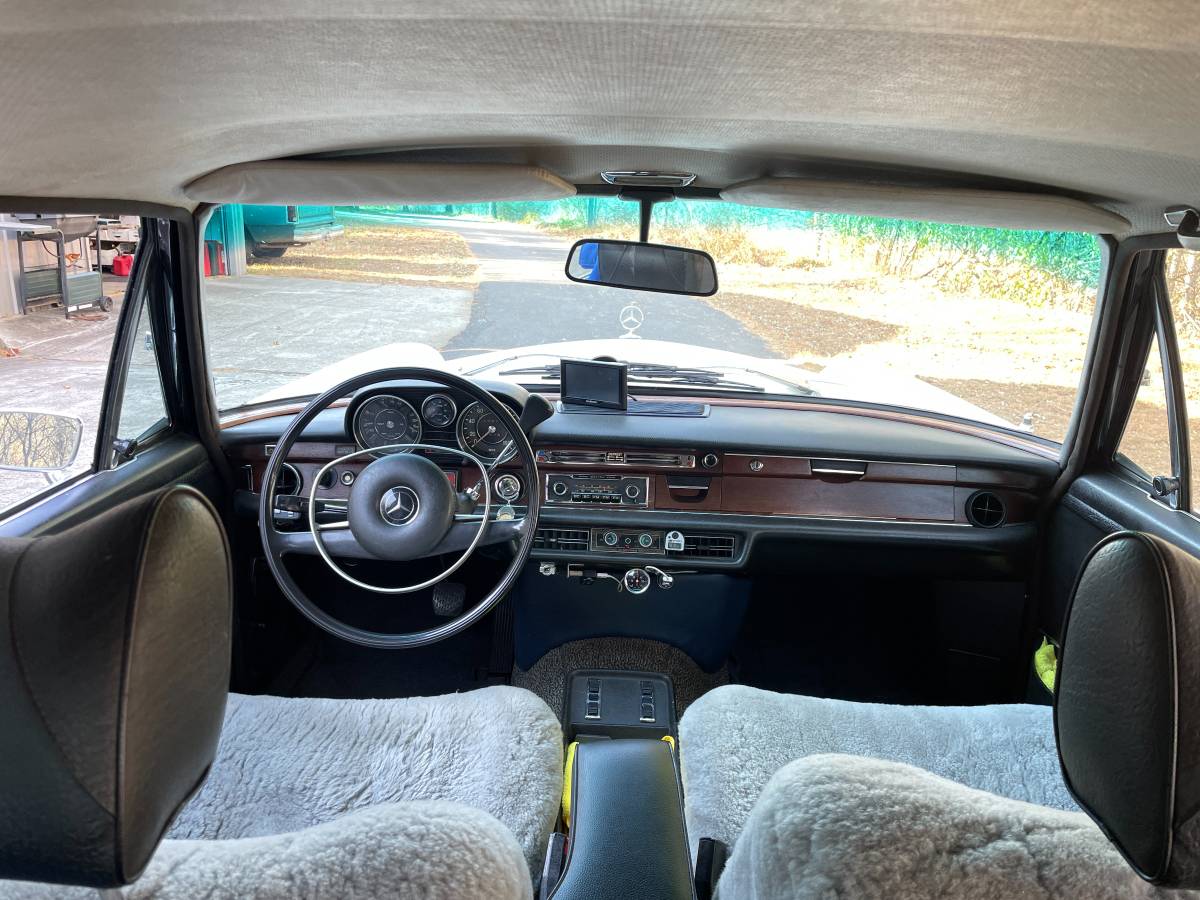 Mercedes-benz-280sel-4.5-1972-white-7