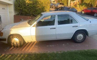 Mercedes-benz-300-1993-white-1