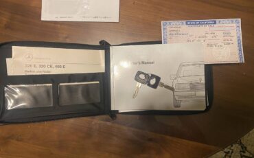 Mercedes-benz-300-1993-white-10