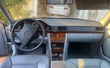 Mercedes-benz-300-1993-white-5