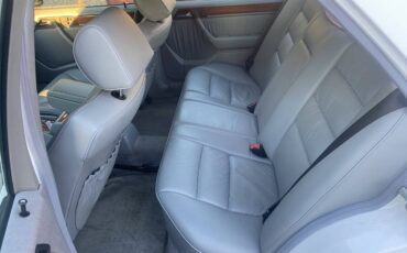 Mercedes-benz-300-1993-white-7