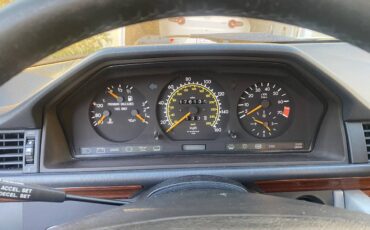 Mercedes-benz-300-1993-white-8