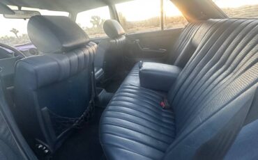 Mercedes-benz-300-diesel-1984-silver-3