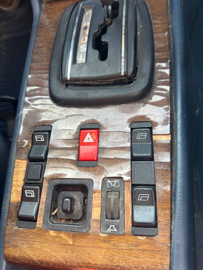 Mercedes-benz-300-diesel-1984-silver-7