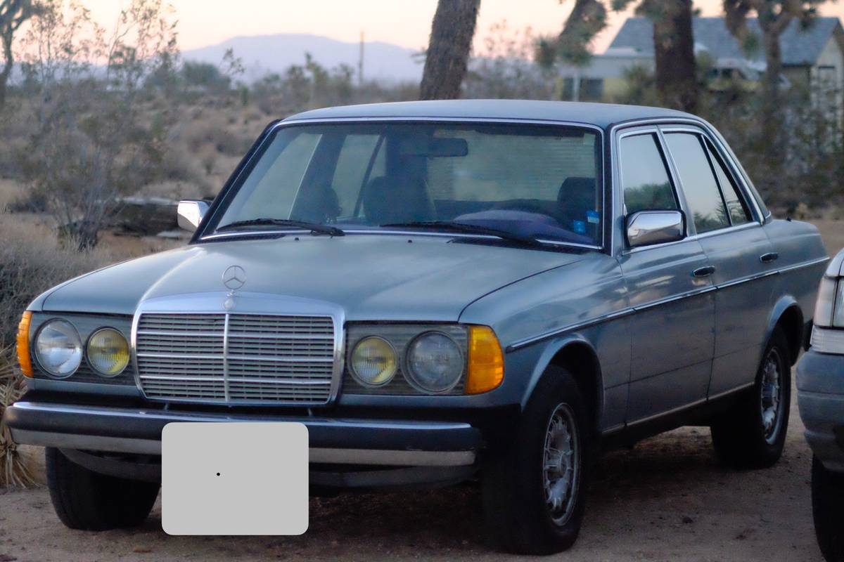 Mercedes-benz-300-diesel-1984-silver