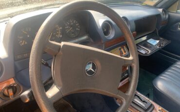 Mercedes-benz-300-diesel-1985-silver-13