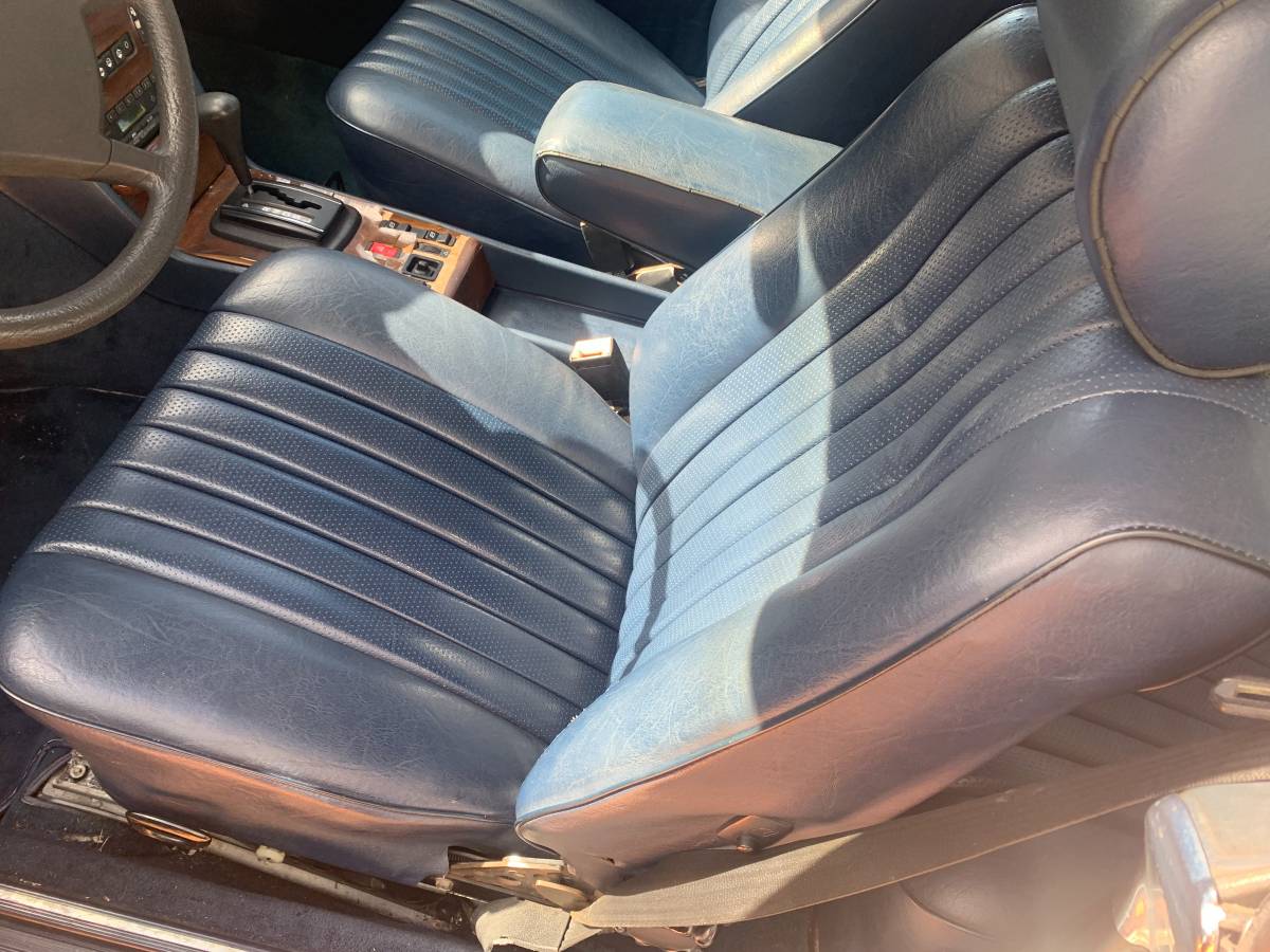 Mercedes-benz-300-diesel-1985-silver-14