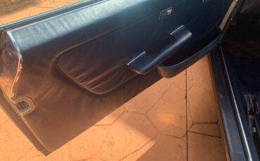 Mercedes-benz-300-diesel-1985-silver-15