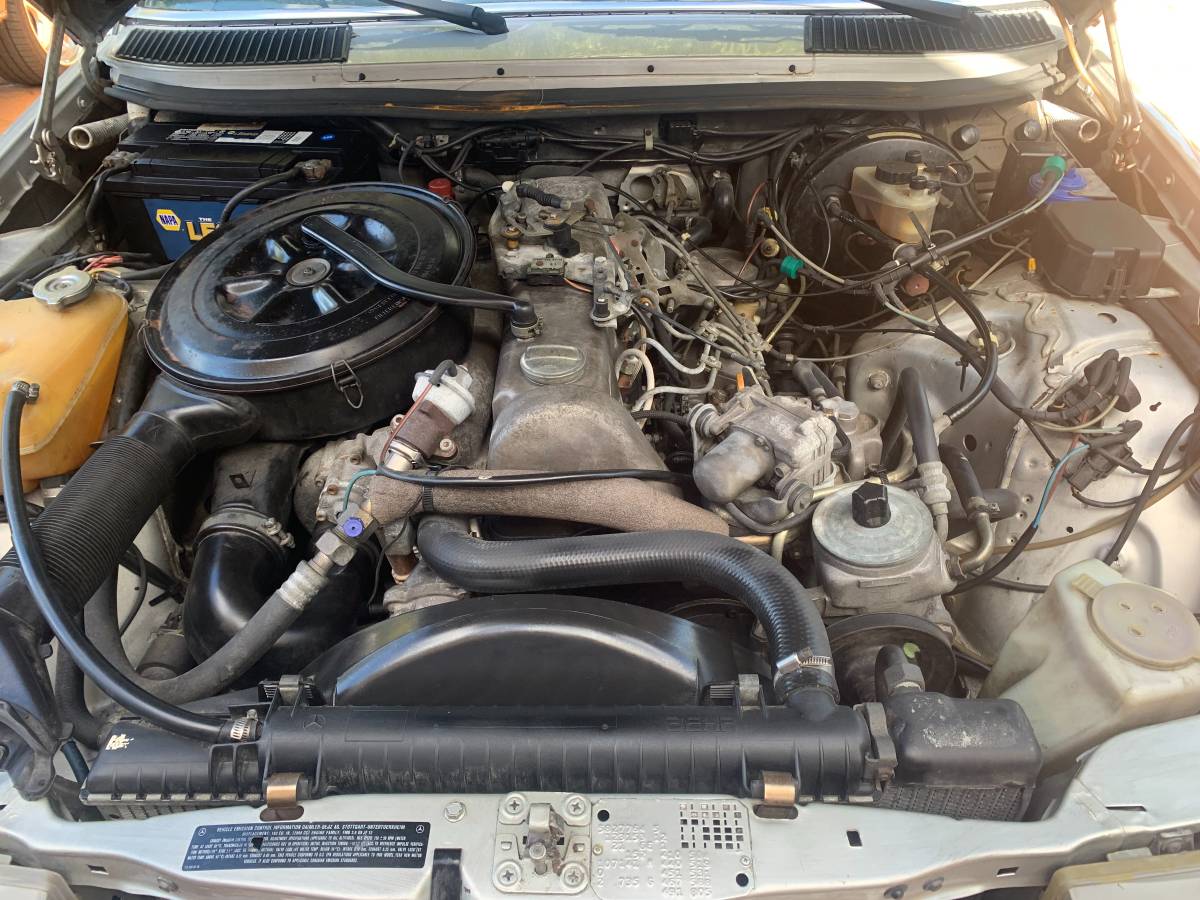 Mercedes-benz-300-diesel-1985-silver-16