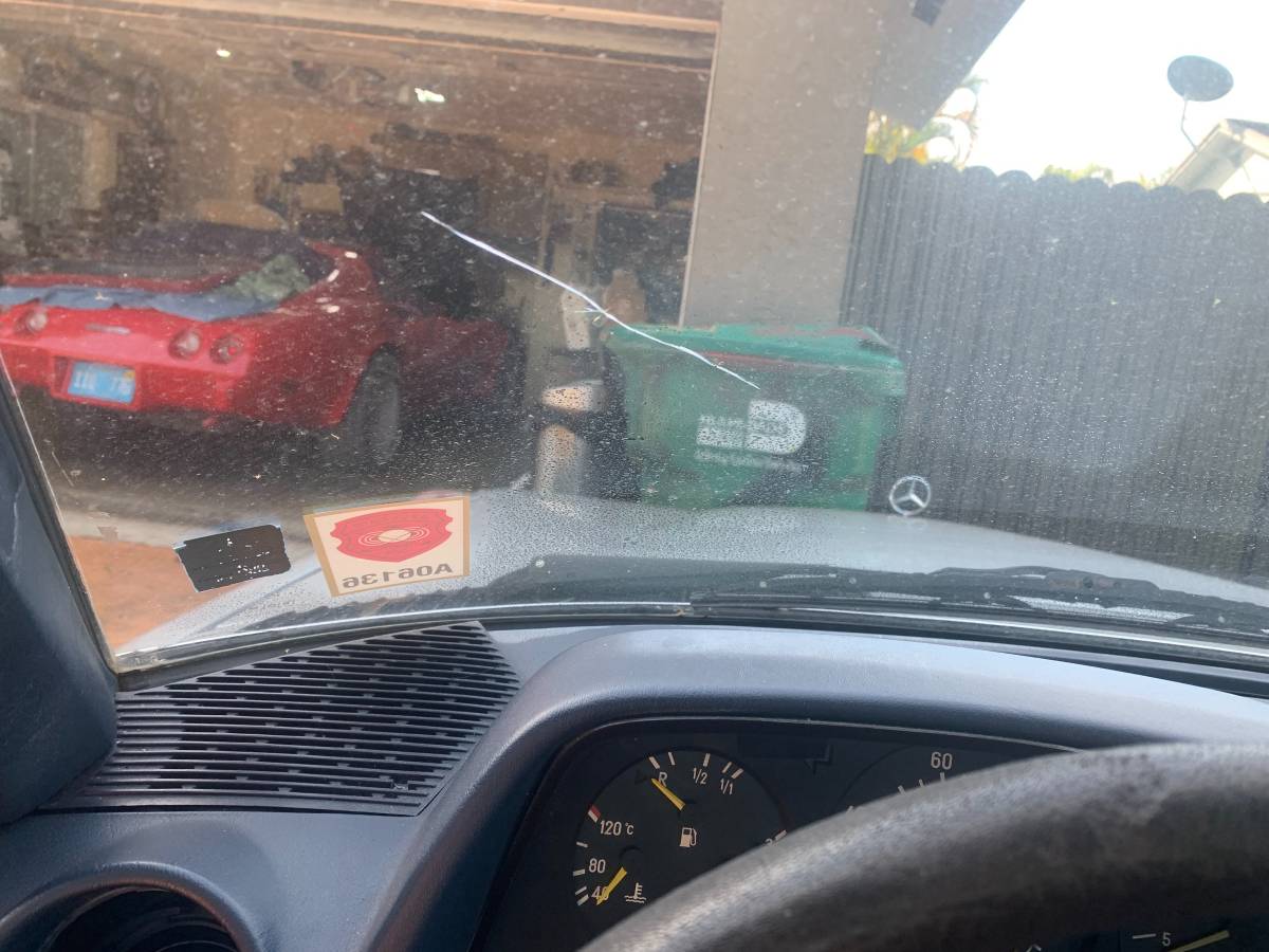 Mercedes-benz-300-diesel-1985-silver-19