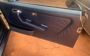 Mercedes-benz-300-diesel-1985-silver-2