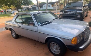 Mercedes-benz-300-diesel-1985-silver