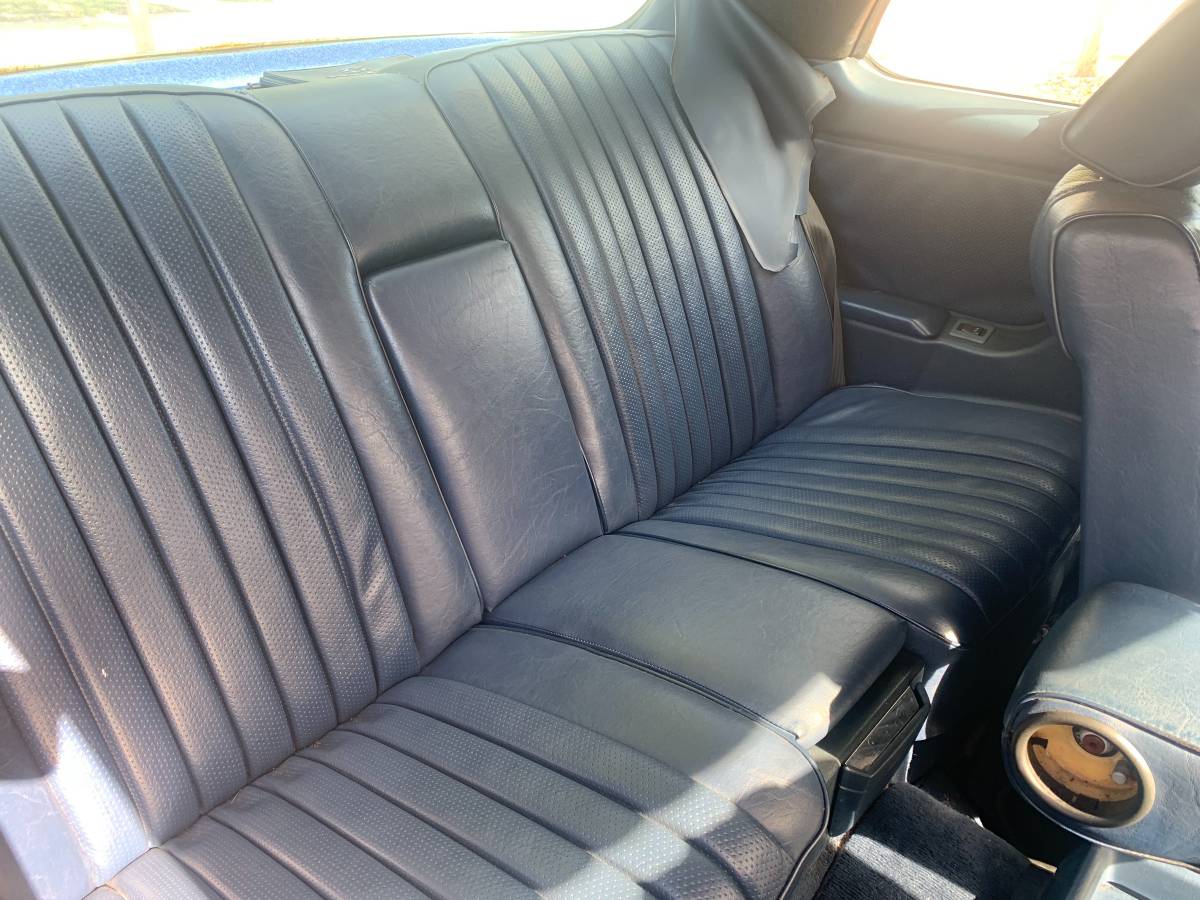 Mercedes-benz-300-diesel-1985-silver-6