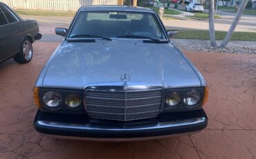 Mercedes-benz-300-diesel-1985-silver-7