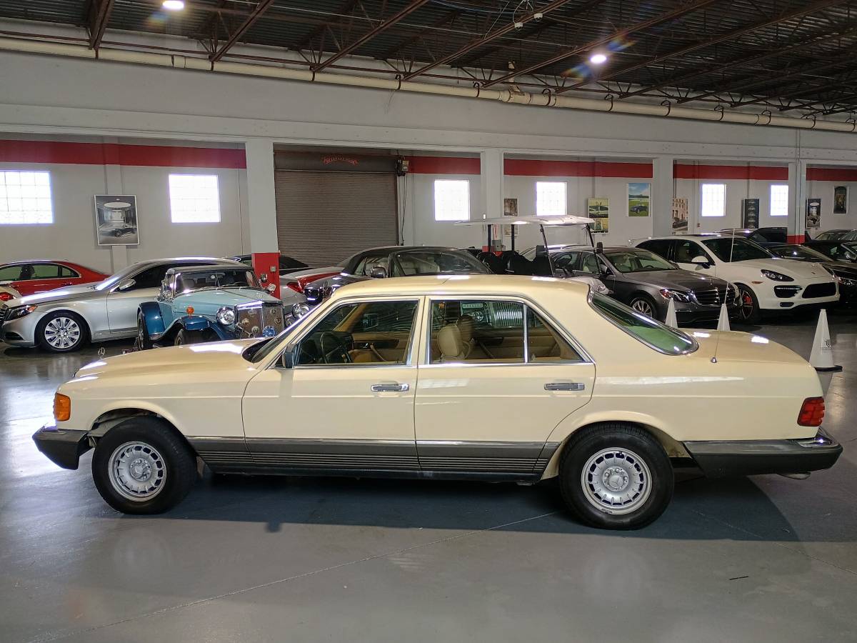 Mercedes-benz-300-sd-diesel-1981-1