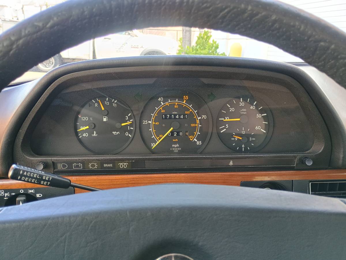 Mercedes-benz-300-sd-diesel-1981-12