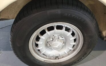 Mercedes-benz-300-sd-diesel-1981-21