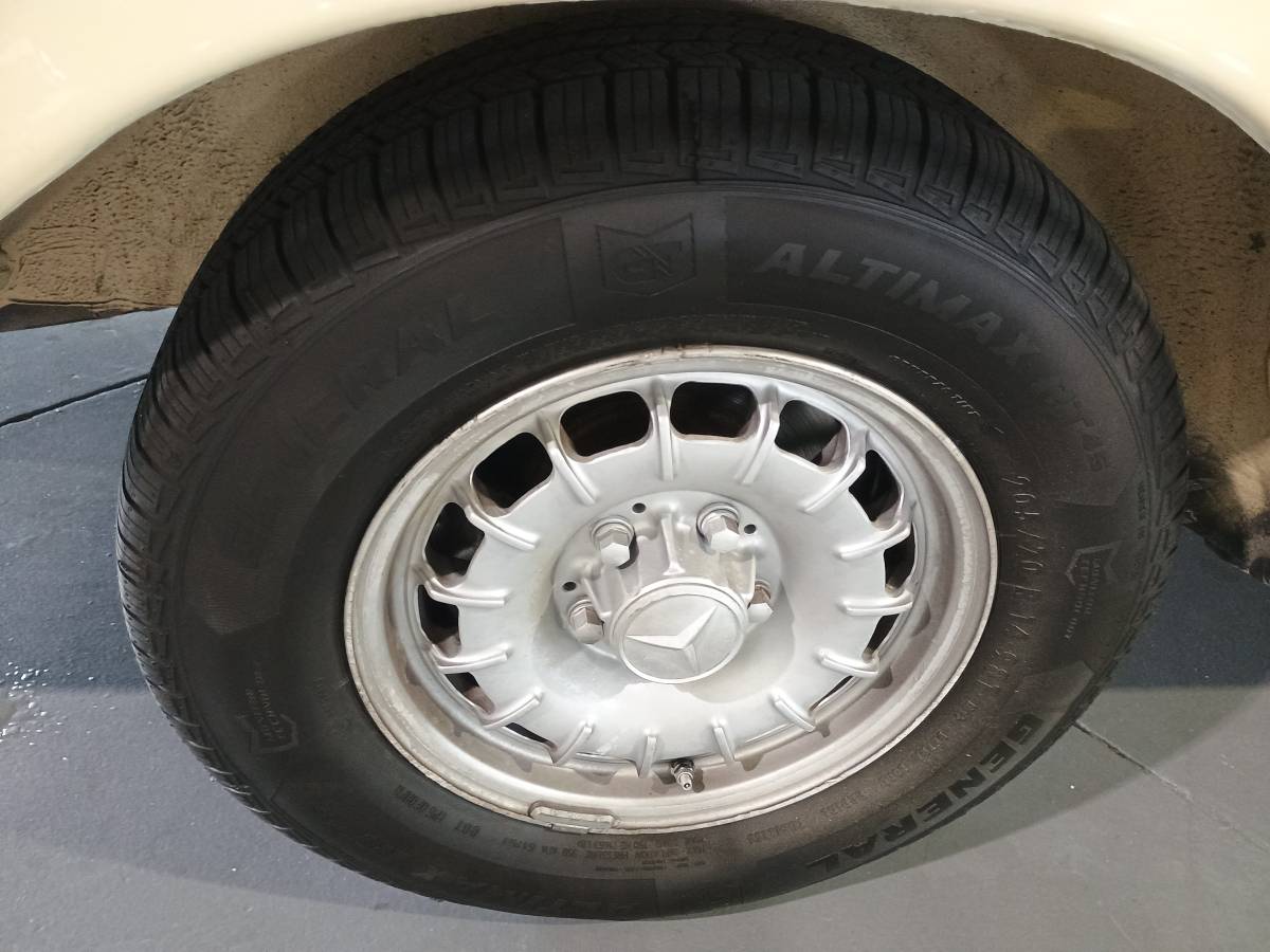 Mercedes-benz-300-sd-diesel-1981-21