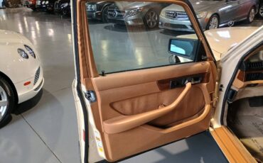 Mercedes-benz-300-sd-diesel-1981-3