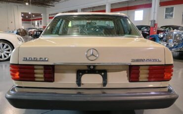 Mercedes-benz-300-sd-diesel-1981-4