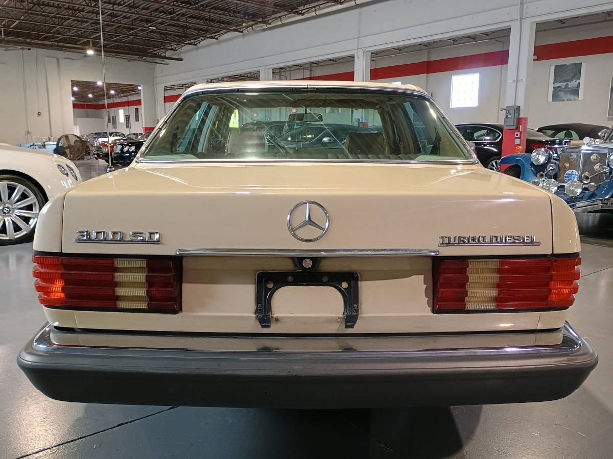 Mercedes-benz-300-sd-diesel-1981-4