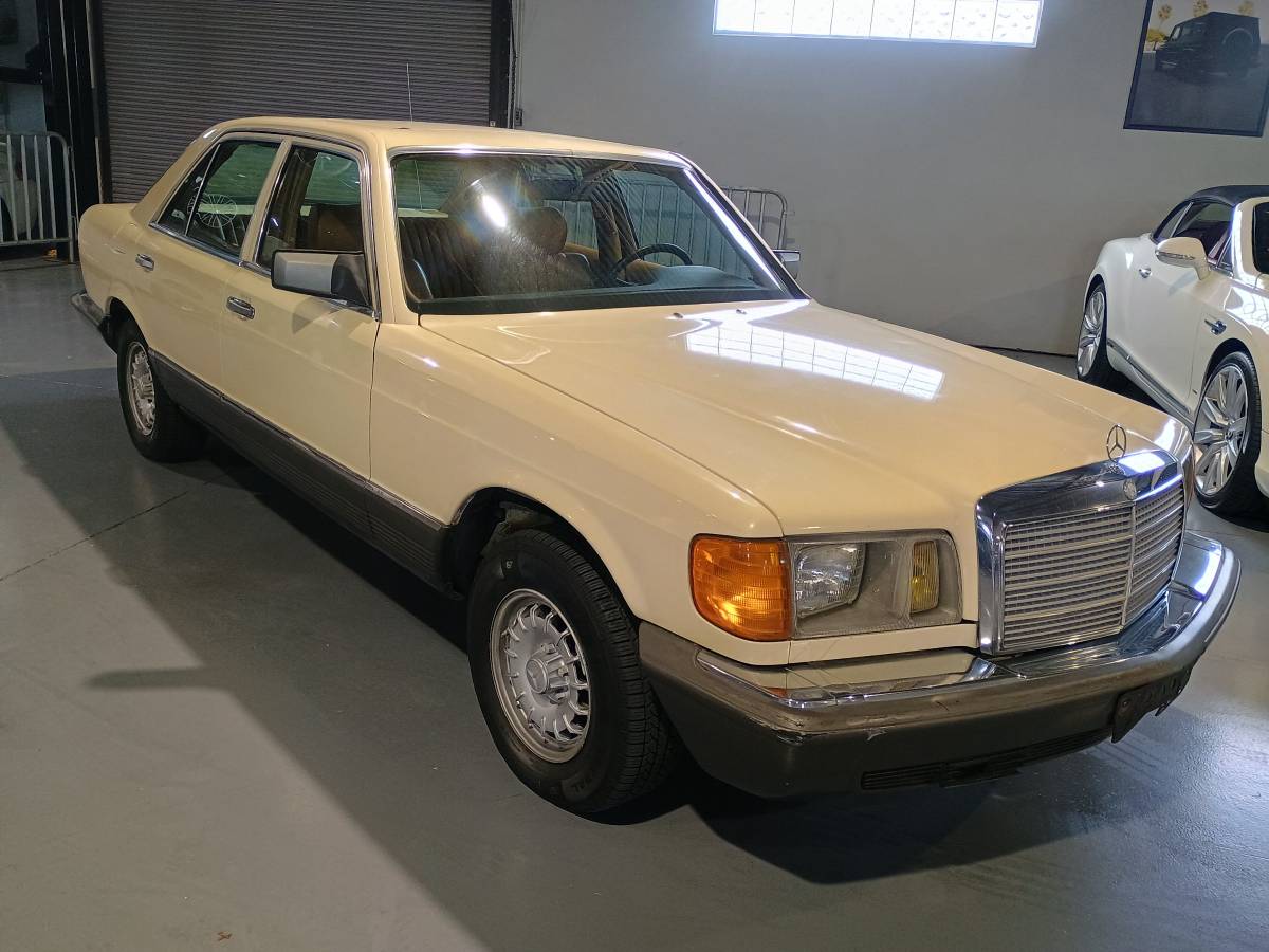 Mercedes-benz-300-sd-diesel-1981-9