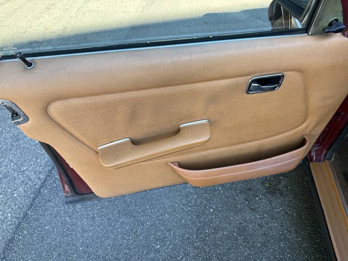 Mercedes-benz-300-series-td-diesel-1981-10