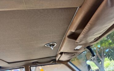 Mercedes-benz-300-series-td-diesel-1981-15