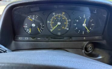 Mercedes-benz-300-series-td-diesel-1981-18