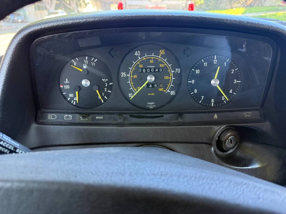 Mercedes-benz-300-series-td-diesel-1981-18