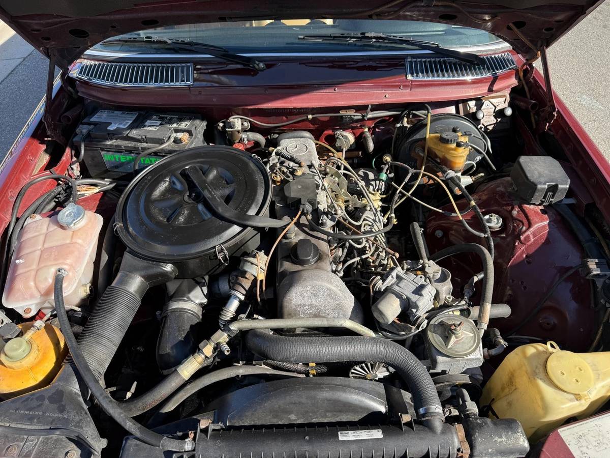 Mercedes-benz-300-series-td-diesel-1981-19