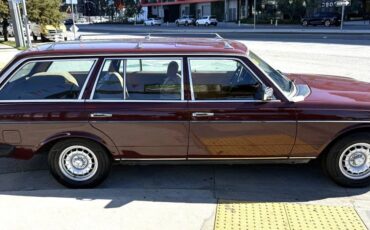 Mercedes-benz-300-series-td-diesel-1981-4