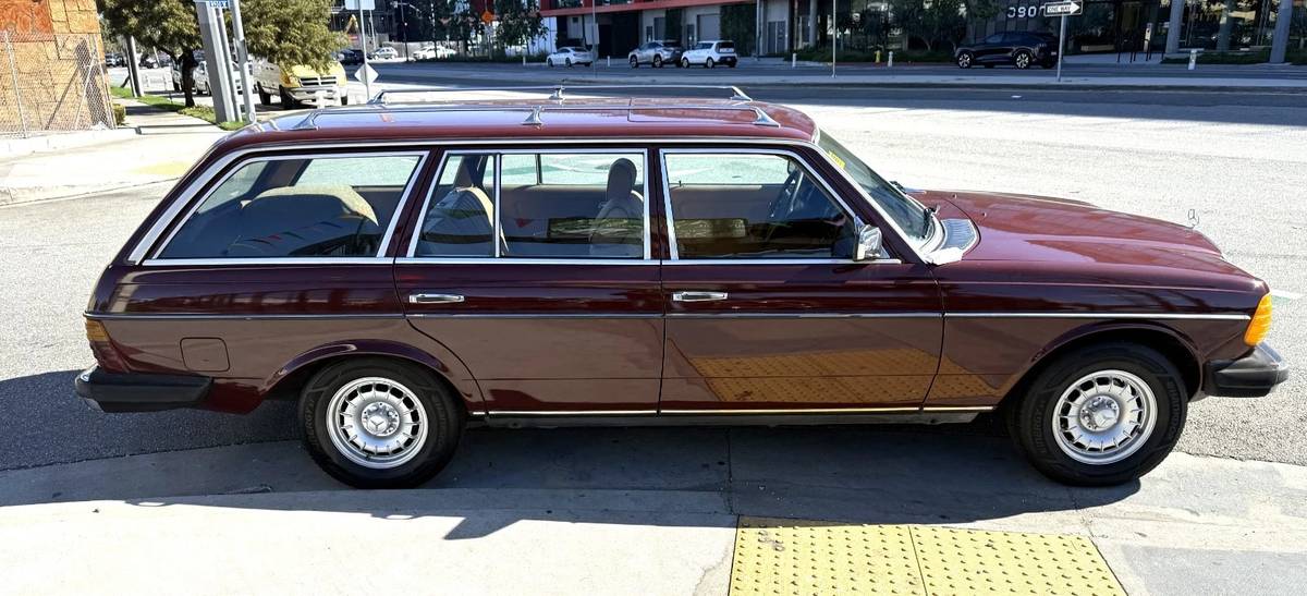 Mercedes-benz-300-series-td-diesel-1981-4