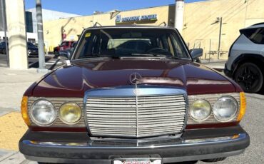 Mercedes-benz-300-series-td-diesel-1981-7