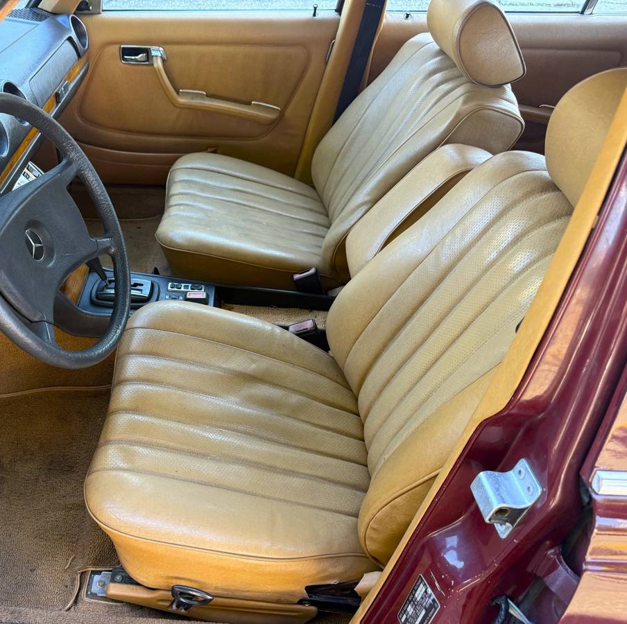 Mercedes-benz-300-series-td-diesel-1981-8