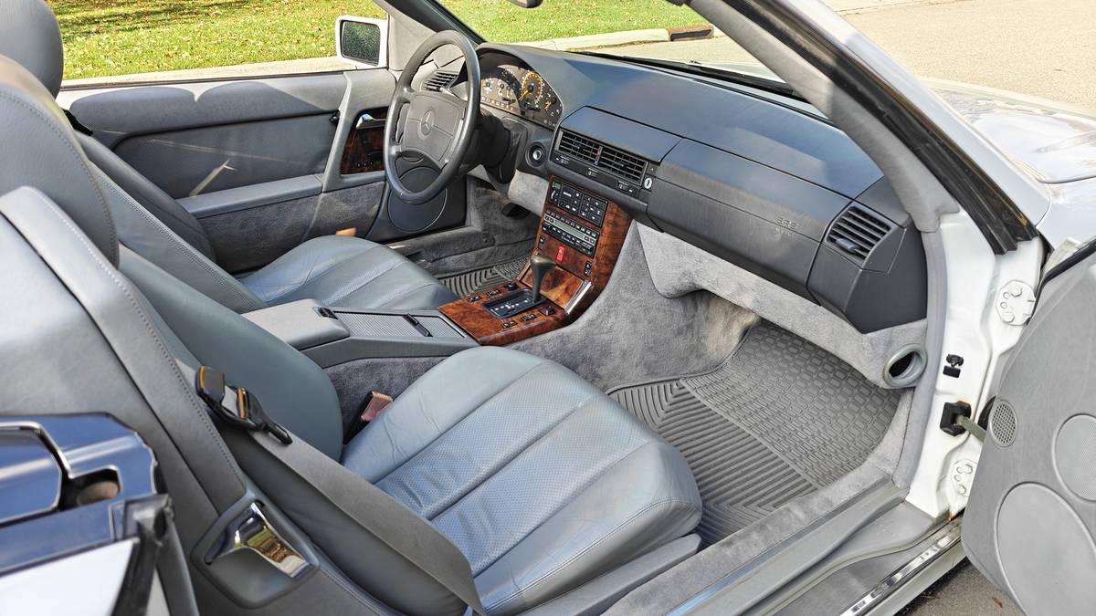 Mercedes-benz-300-sl-1991-white-13