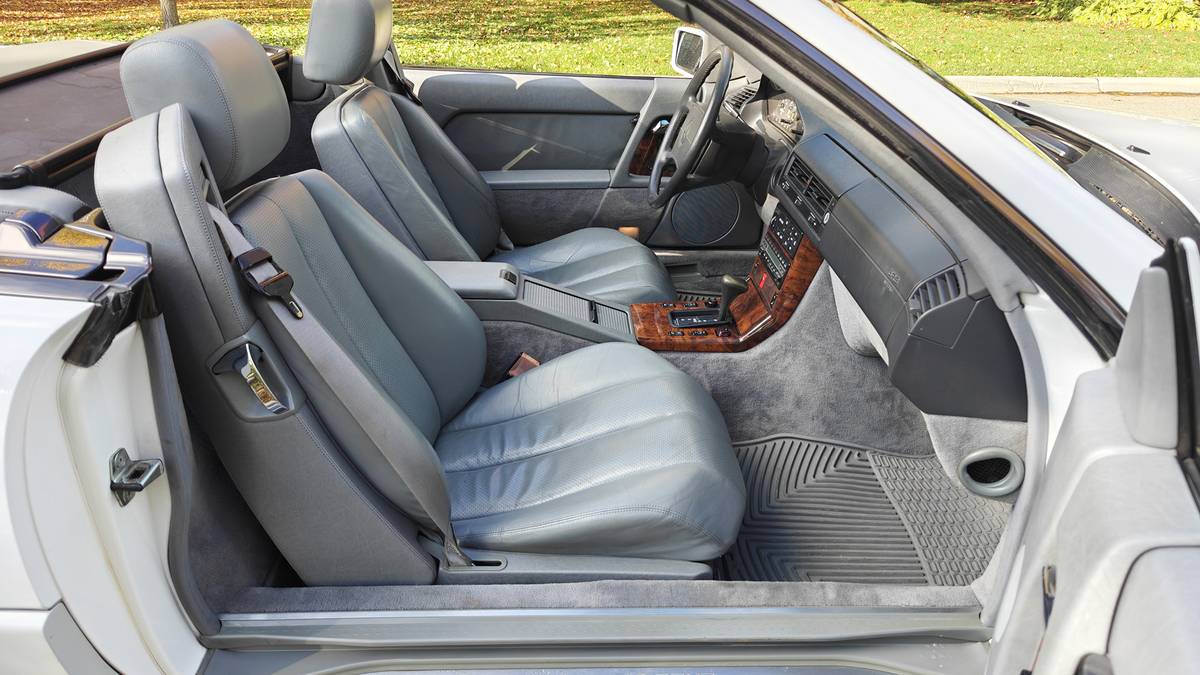 Mercedes-benz-300-sl-1991-white-14