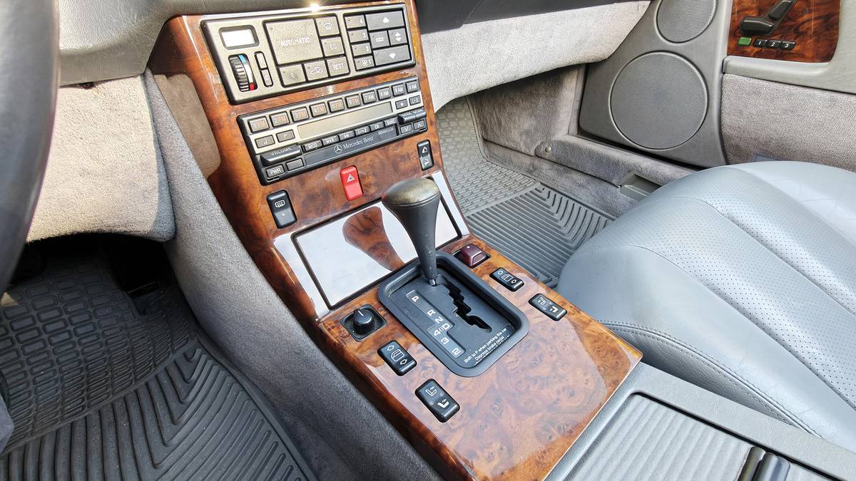 Mercedes-benz-300-sl-1991-white-16