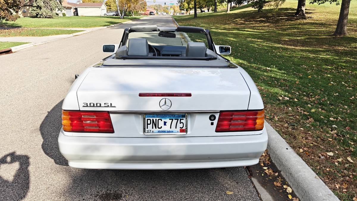 Mercedes-benz-300-sl-1991-white-3