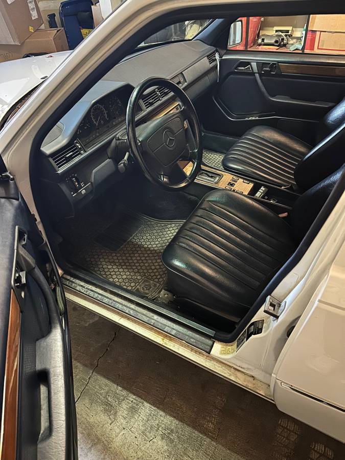 Mercedes-benz-300-te-1992-white-1