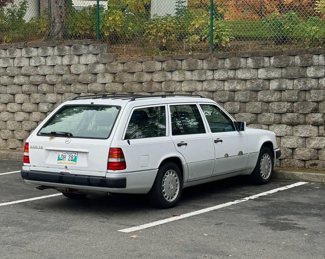 Mercedes-benz-300-te-1992-white-2