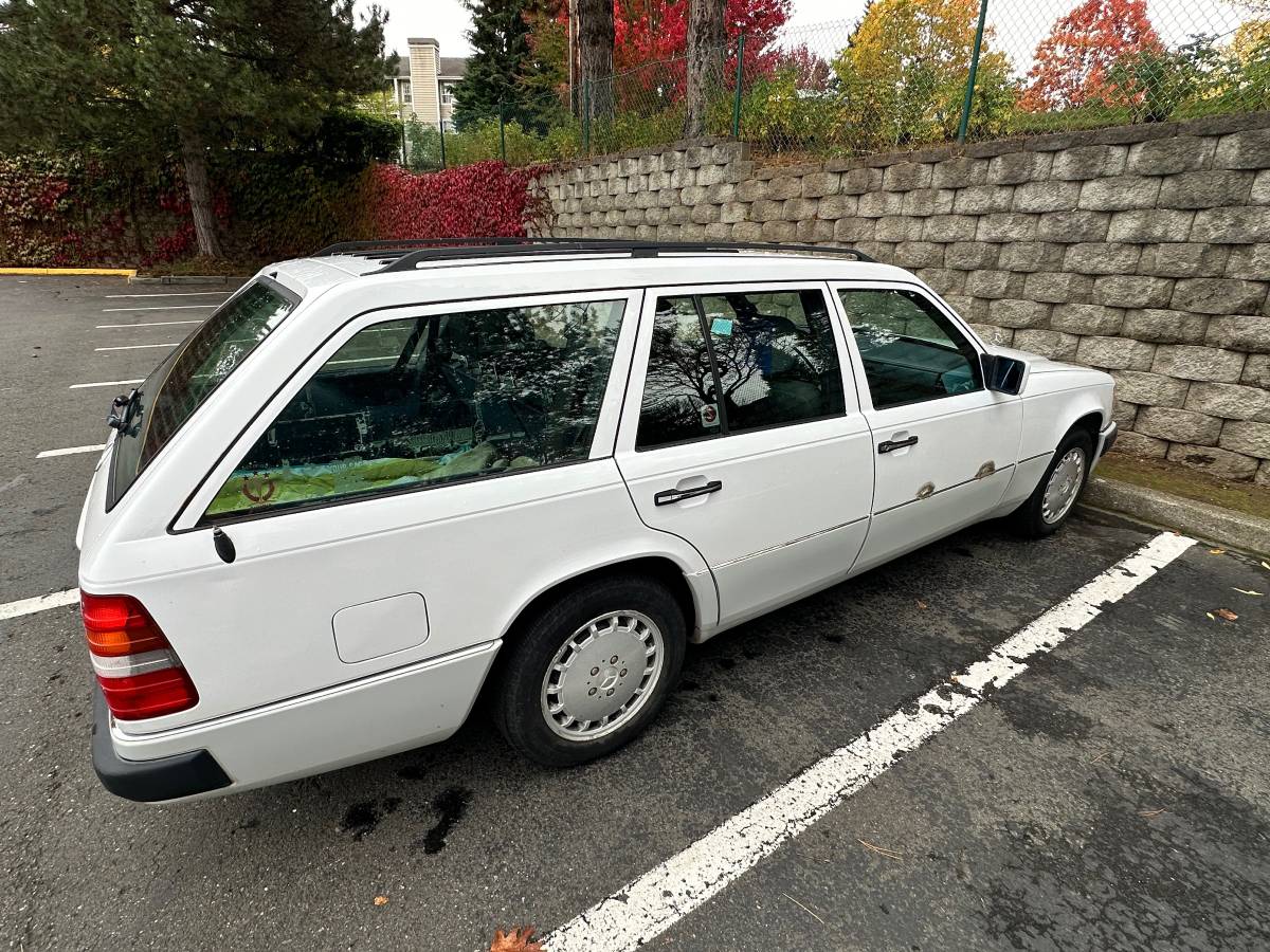 Mercedes-benz-300-te-1992-white-3