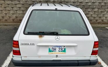 Mercedes-benz-300-te-1992-white-8