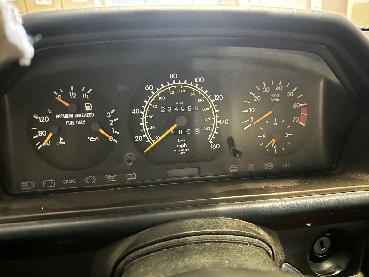 Mercedes-benz-300-te-1992-white-9