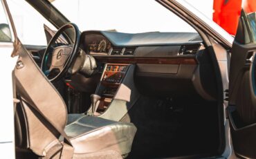 Mercedes-benz-300ce-1993-silver-11