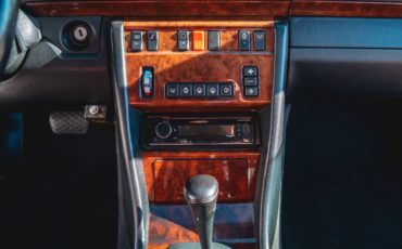 Mercedes-benz-300ce-1993-silver-12